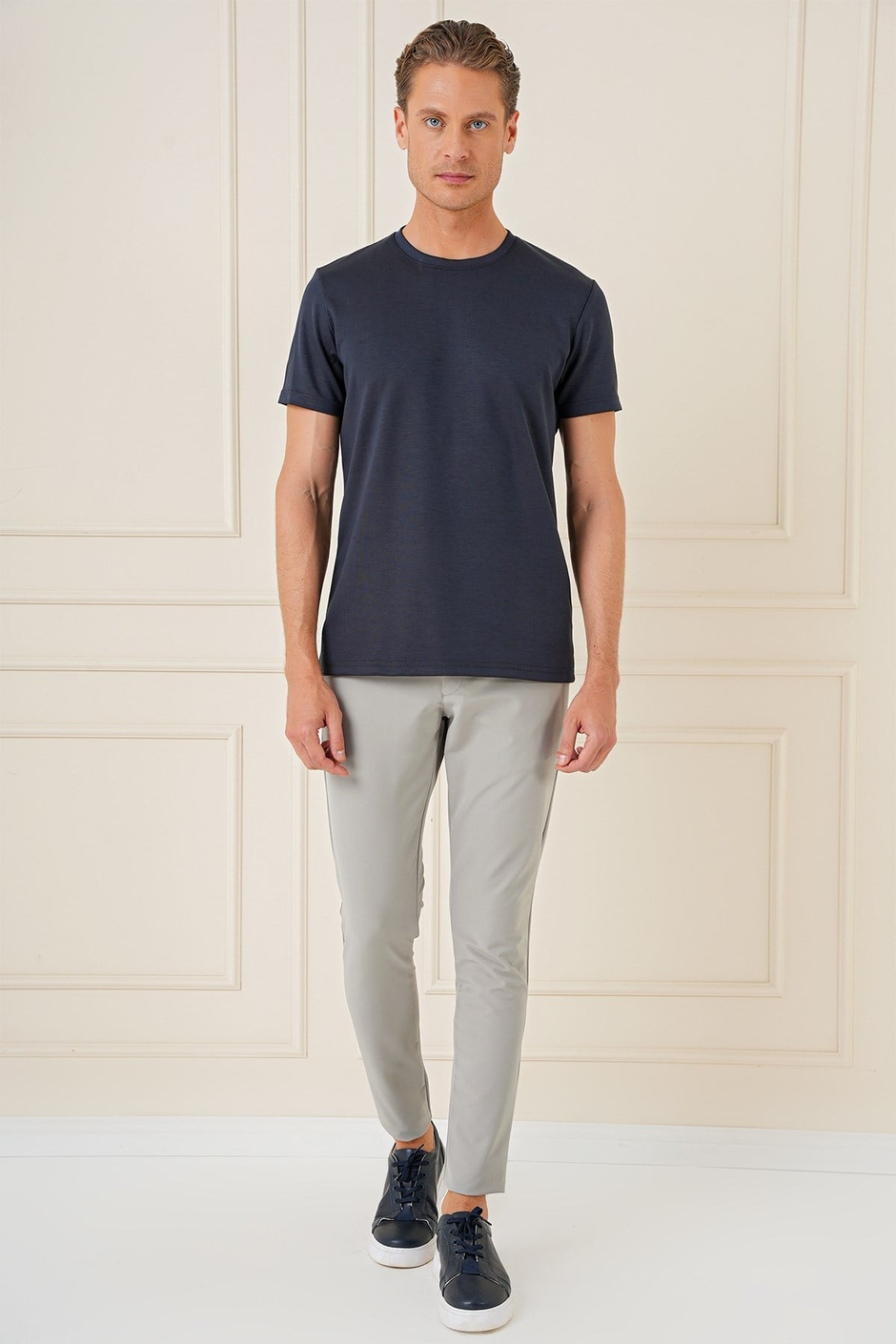 Comfort Fit Bisiklet Yaka %97 Esnek Pamuklu Lacivert Tişört TS 885