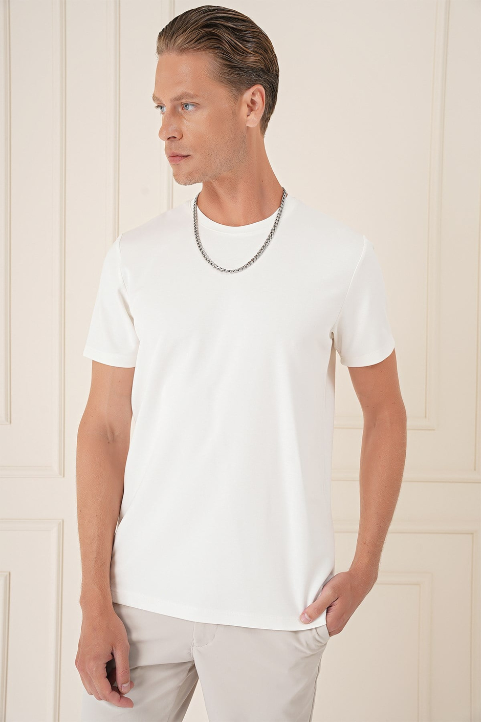 Comfort Fit Bisiklet Yaka %97 Esnek Pamuklu Ekru Tişört TS 885