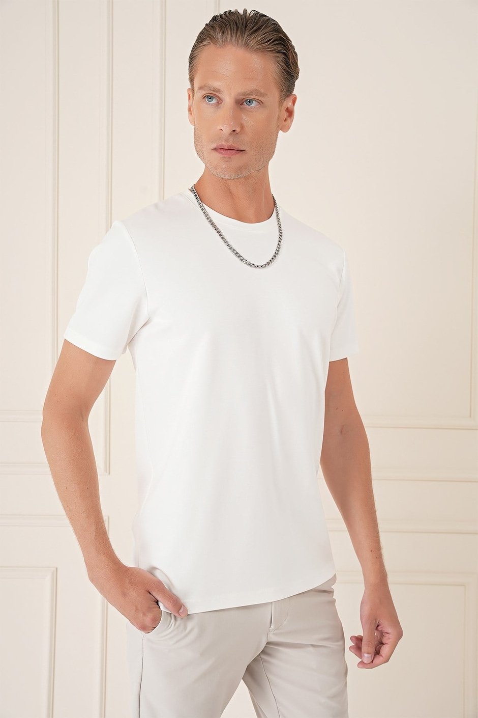 Comfort Fit Bisiklet Yaka %97 Esnek Pamuklu Ekru Tişört TS 885