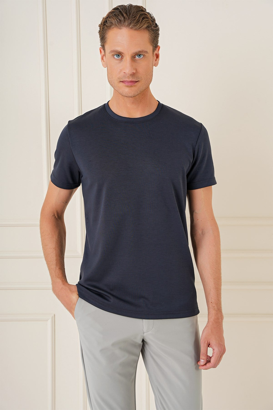 Comfort Fit Bisiklet Yaka %97 Esnek Pamuklu Lacivert Tişört TS 885
