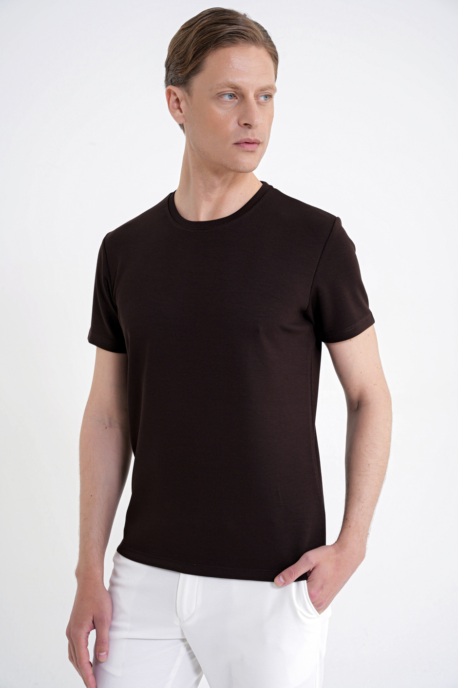 Comfort Fit Bisiklet Yaka %97 Esnek Pamuklu Kahverengi Tişört TS 885
