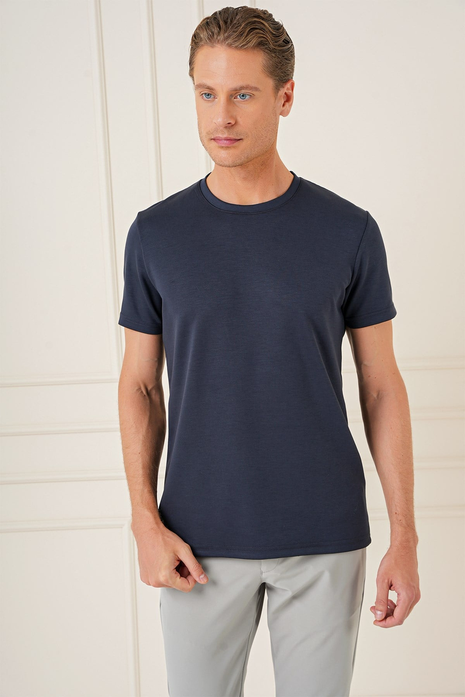 Comfort Fit Bisiklet Yaka %97 Esnek Pamuklu Lacivert Tişört TS 885