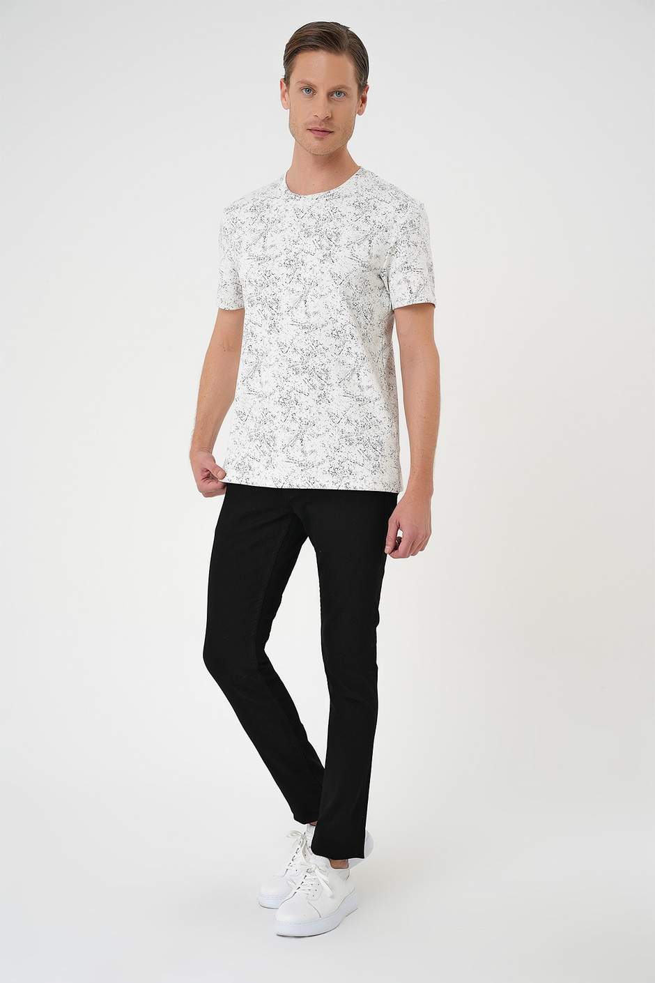 Comfort Fit Bisiklet Yaka Batik Görünümlü Esnek Pamuk Ekru Tişört TS 905