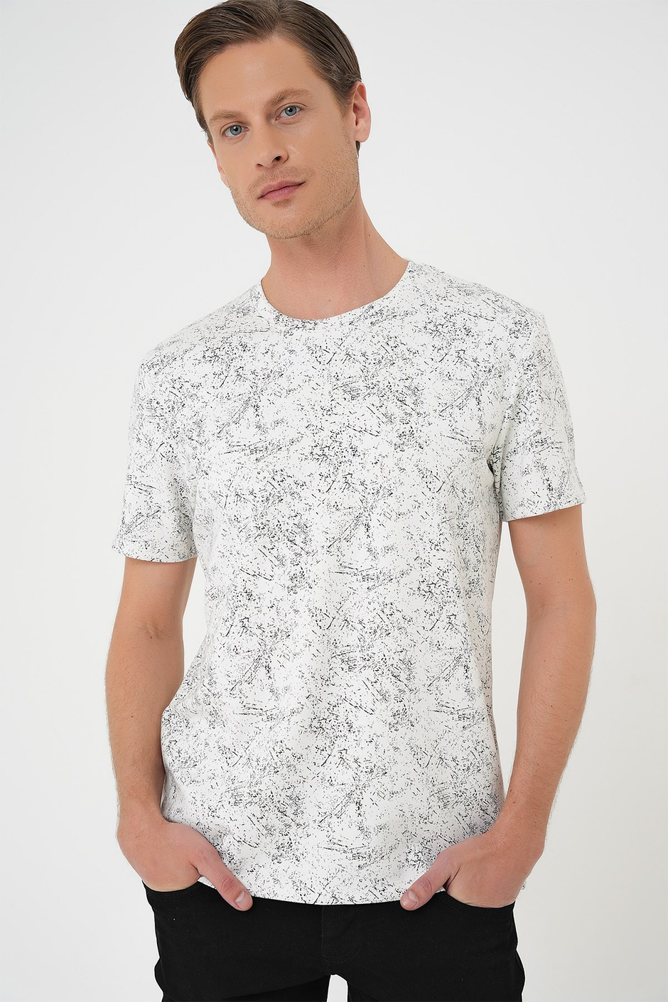 Comfort Fit Bisiklet Yaka Batik Görünümlü Esnek Pamuk Ekru Tişört TS 905