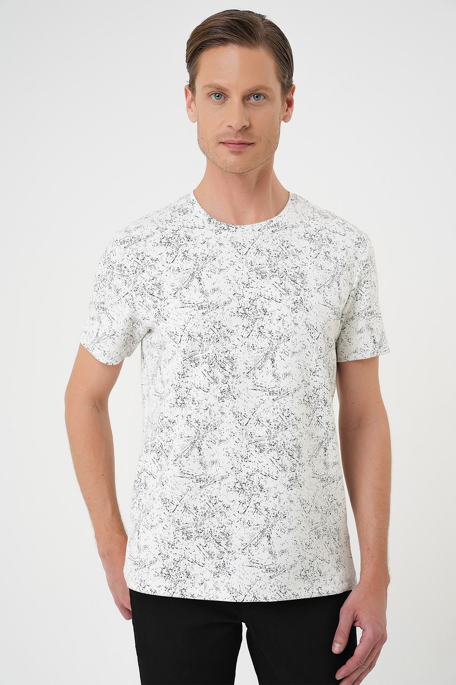 Comfort Fit Bisiklet Yaka Batik Görünümlü Esnek Pamuk Ekru Tişört TS 905