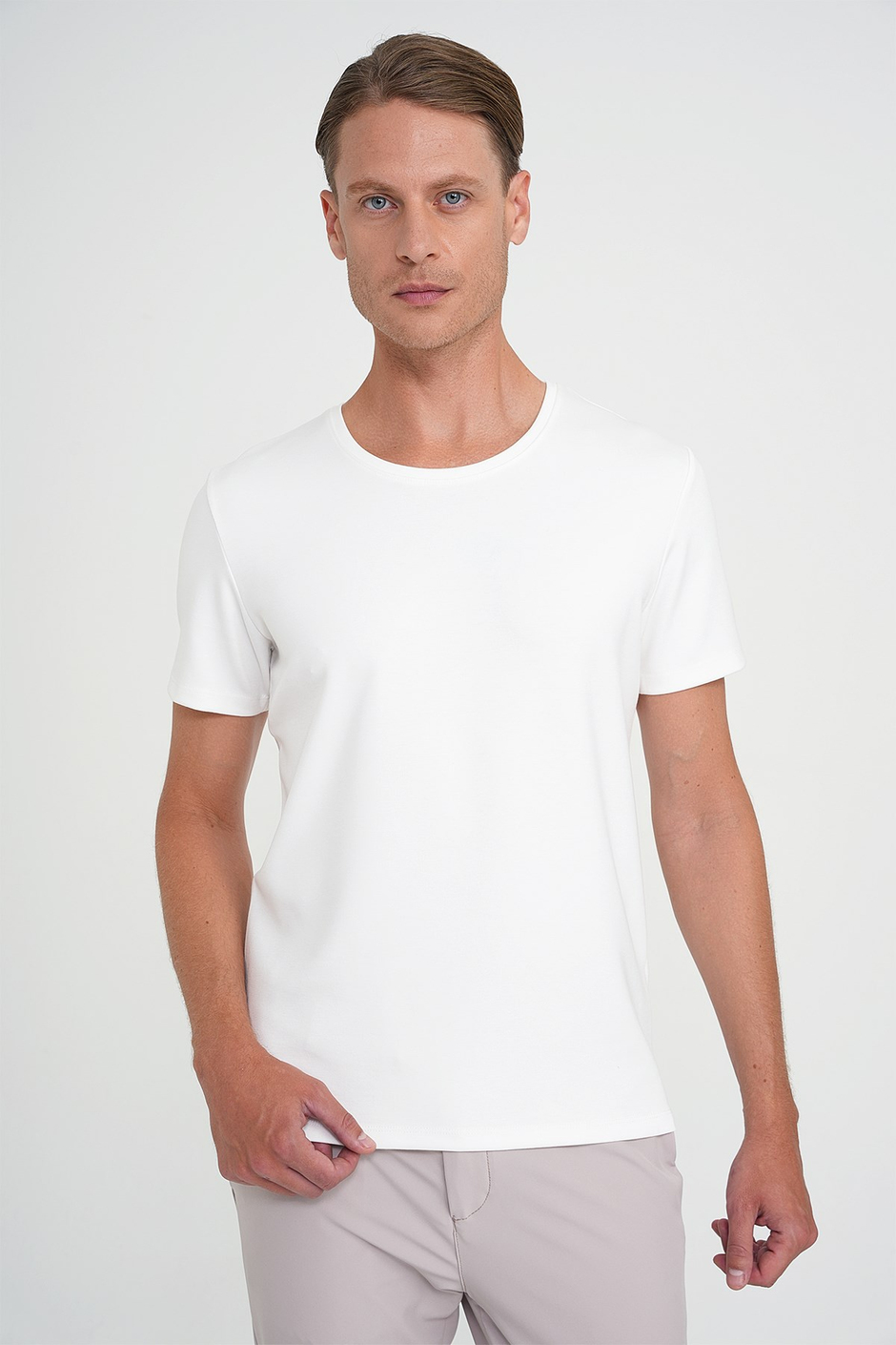 Comfort Fit Bisiklet Yaka Esnek Pamuklu Düz Ekru Tişört TS 915