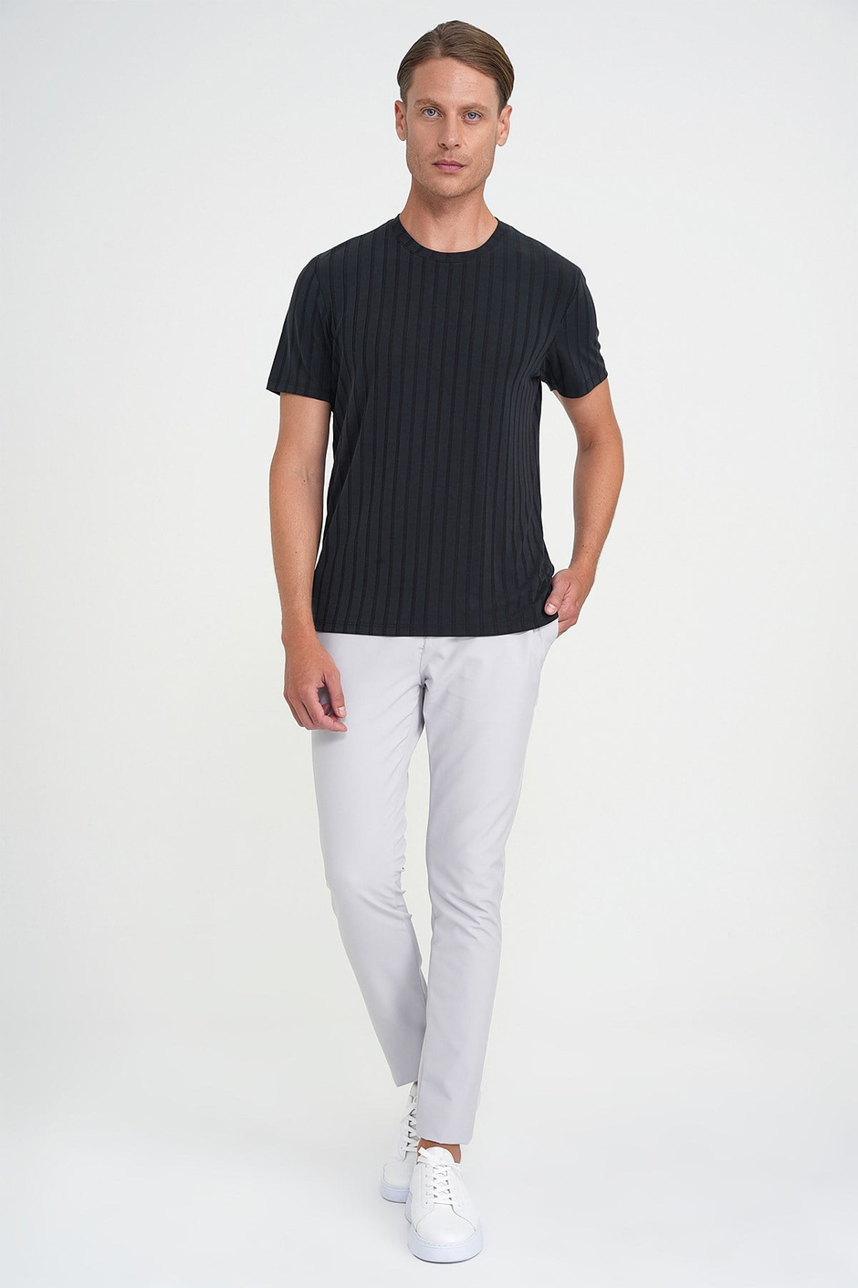 Comfort Fit Esnek Pamuklu Bisiklet Yaka Fitilli Siyah Tişört TS 909