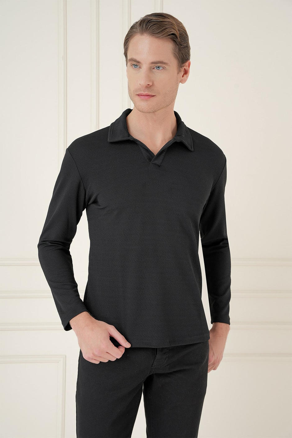 Comfort Fit Esnek Pamuklu Gofre Kumaş Siyah Apaş Yaka Tişört Ts 890