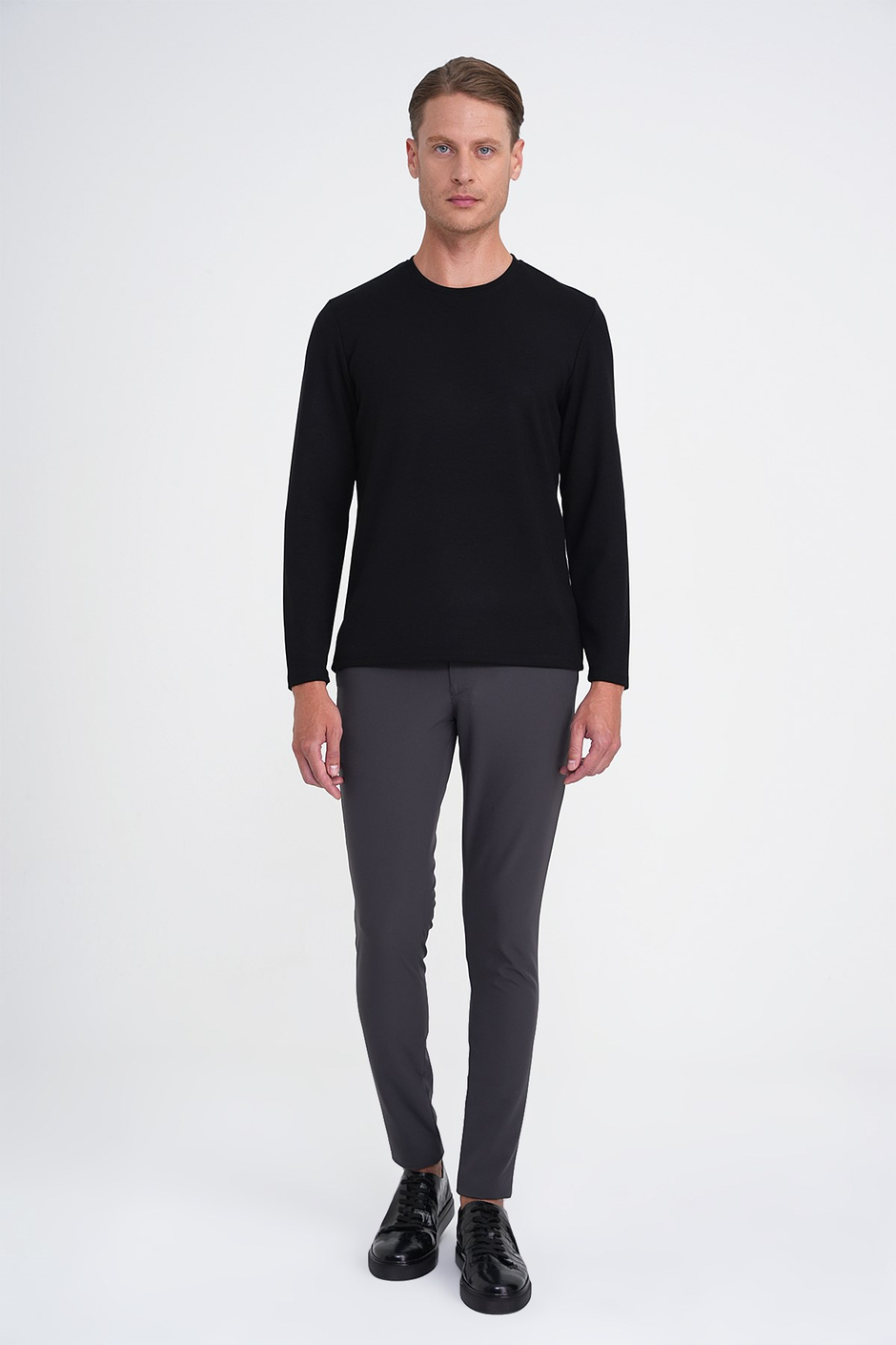 Comfort Fit Pamuklu Bisiklet Yaka Uzun Kollu Siyah Tişört TS 892