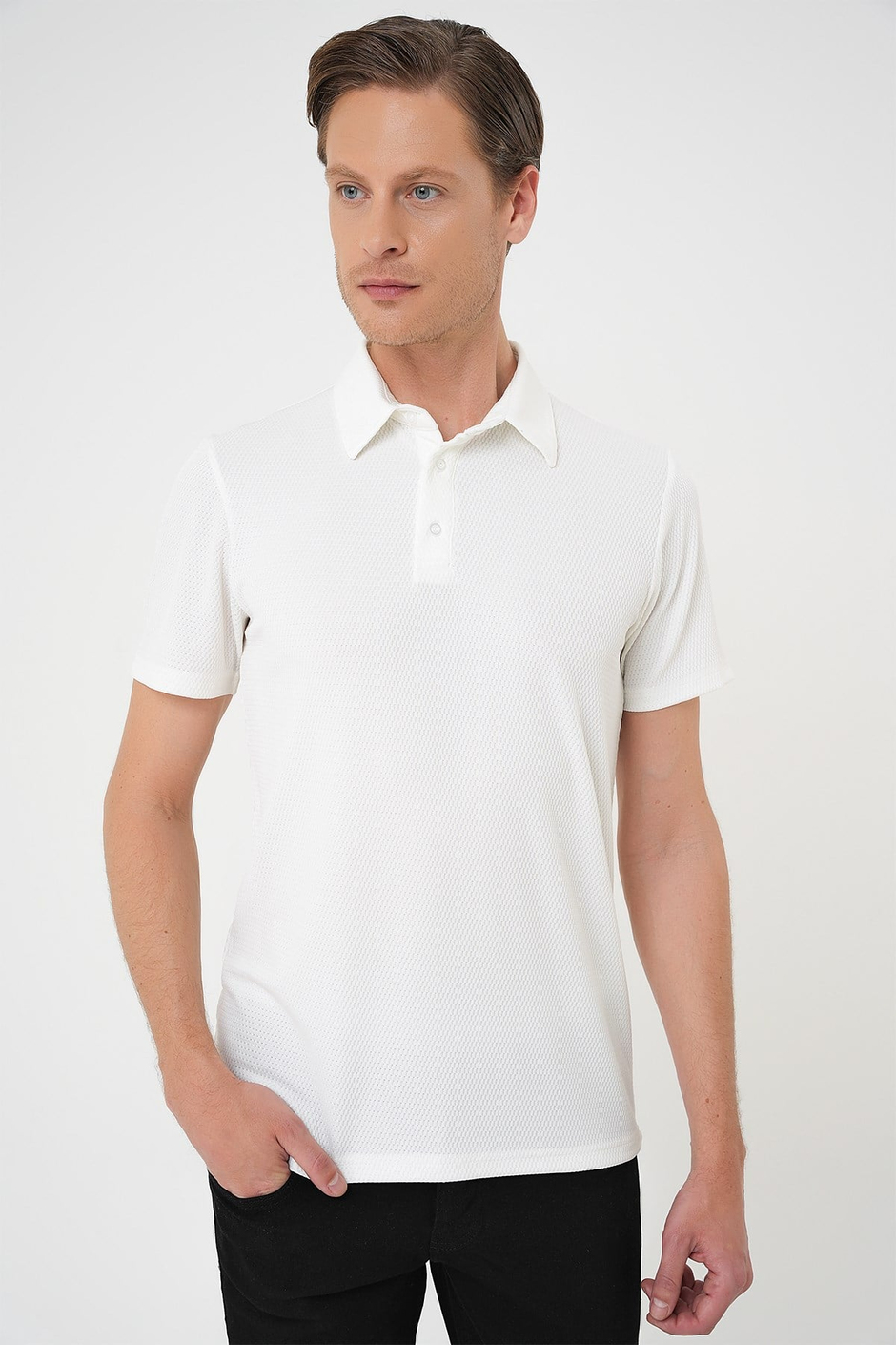 Comfort Fit Polo Yaka Viskon Karışımlı Armürlü Beyaz Tişört TS 901