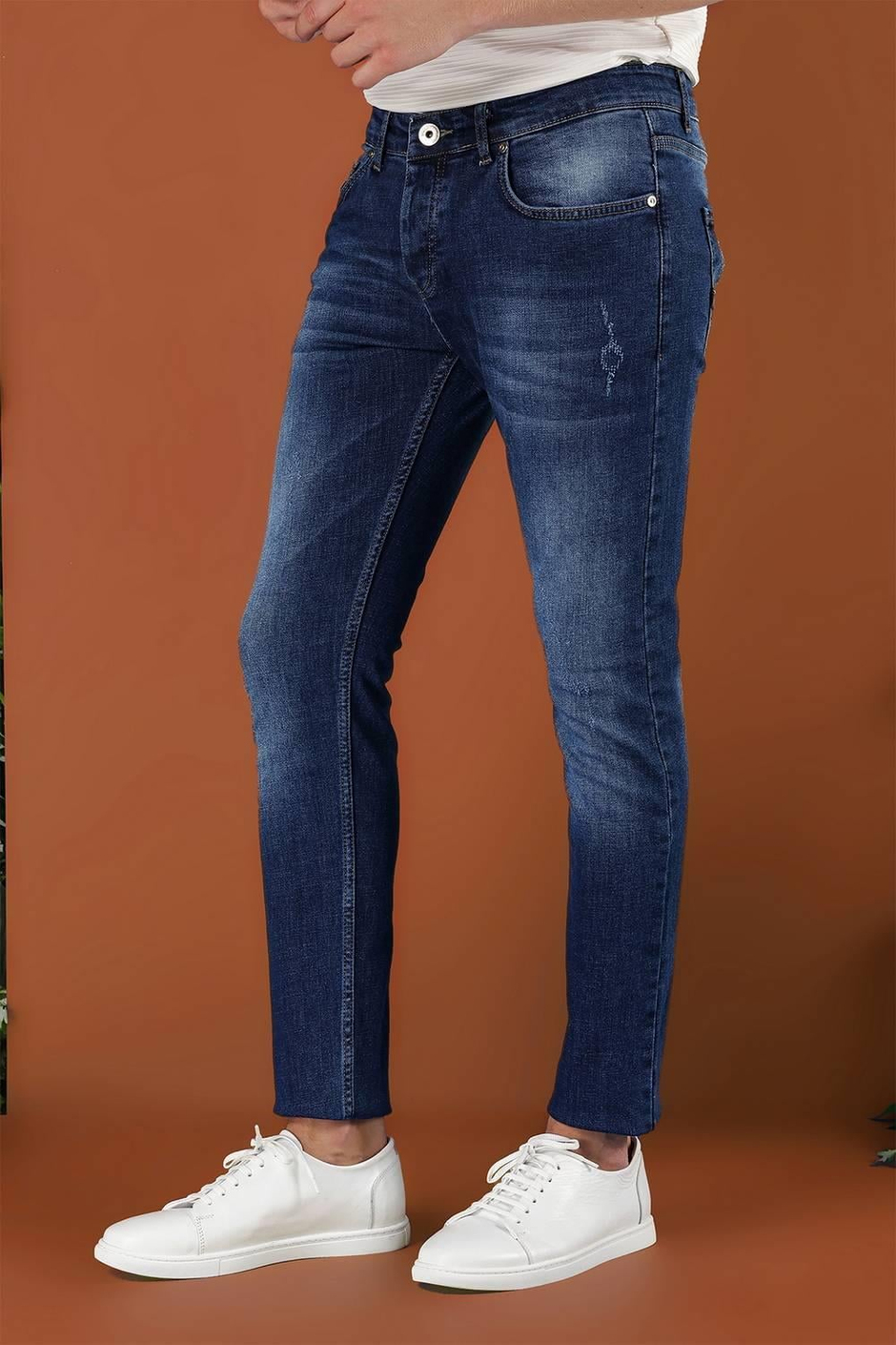 Slim Fit Beş Cep Taşlama Eskitme Detaylı Koyu Mavi Jean Kot Pantolon Denim 111