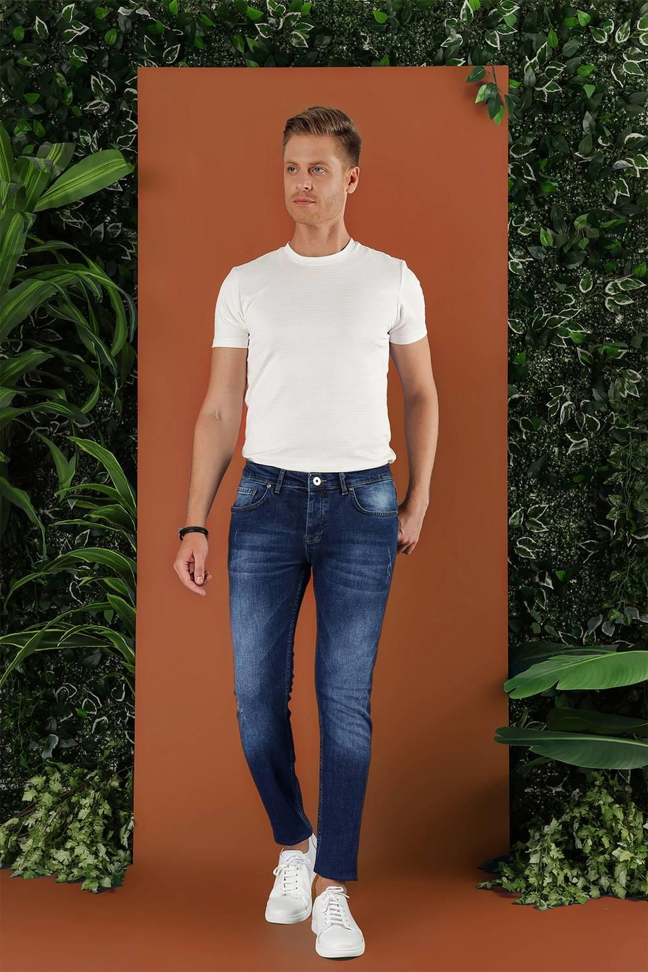 Slim Fit Beş Cep Taşlama Eskitme Detaylı Koyu Mavi Jean Kot Pantolon Denim 111