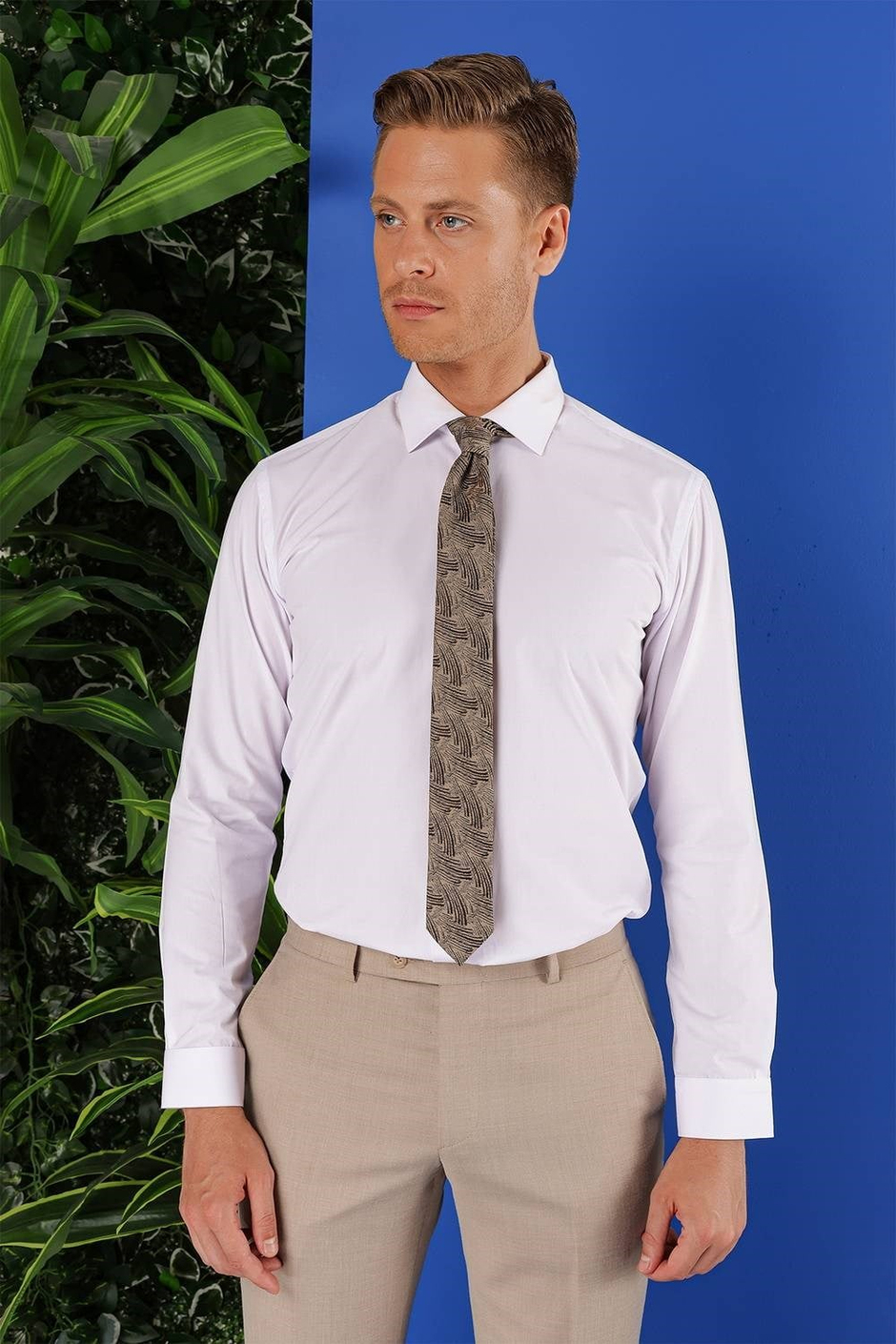 GK 689 Slim Fit Beyaz Klasik Gömlek