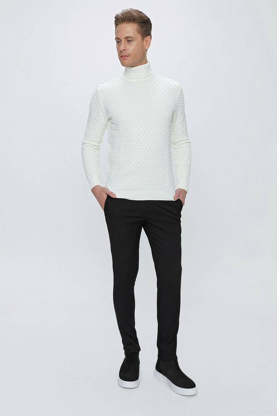 P 1100 Slim Fit Siyah Spor Pantolon