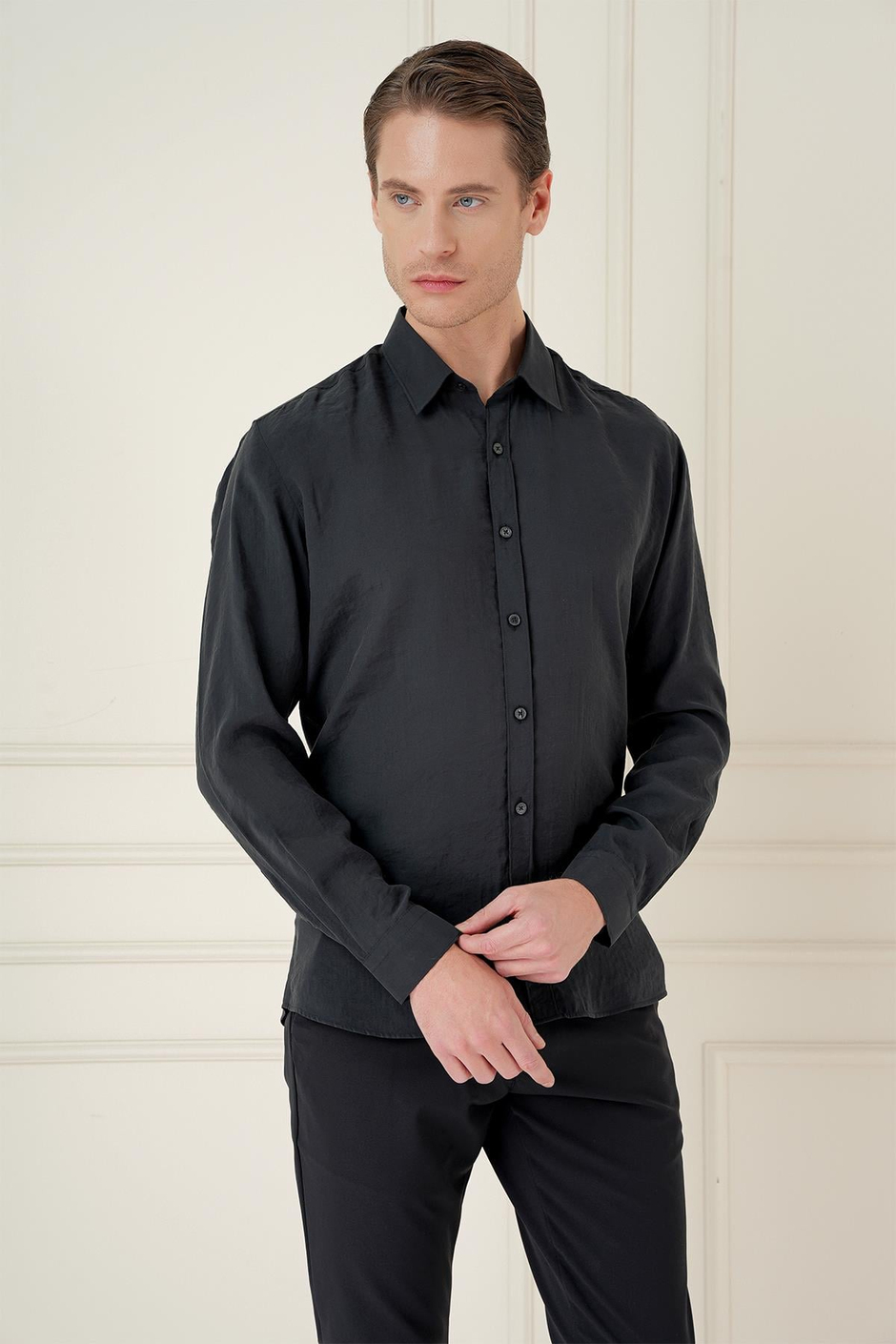 Slim Fit %100 Modal Erkek Yaka Uzun Kol Siyah Gömlek  GK 743