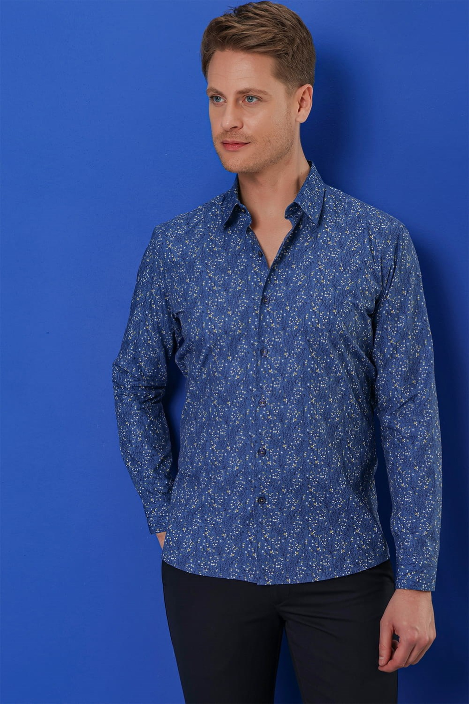 Slim Fit %100 Pamuk Çalı Desenli Lacivert Gömlek G 1540