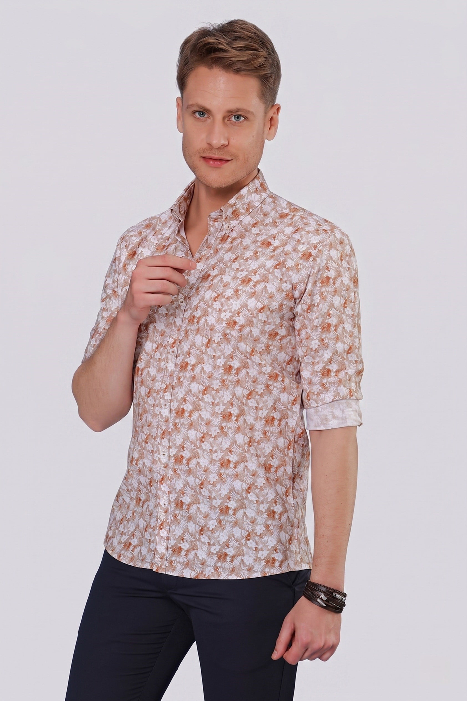Slim Fit %100 Pamuk Çiçek Desenli Düğmeli Yaka Taba Gömlek G 1542