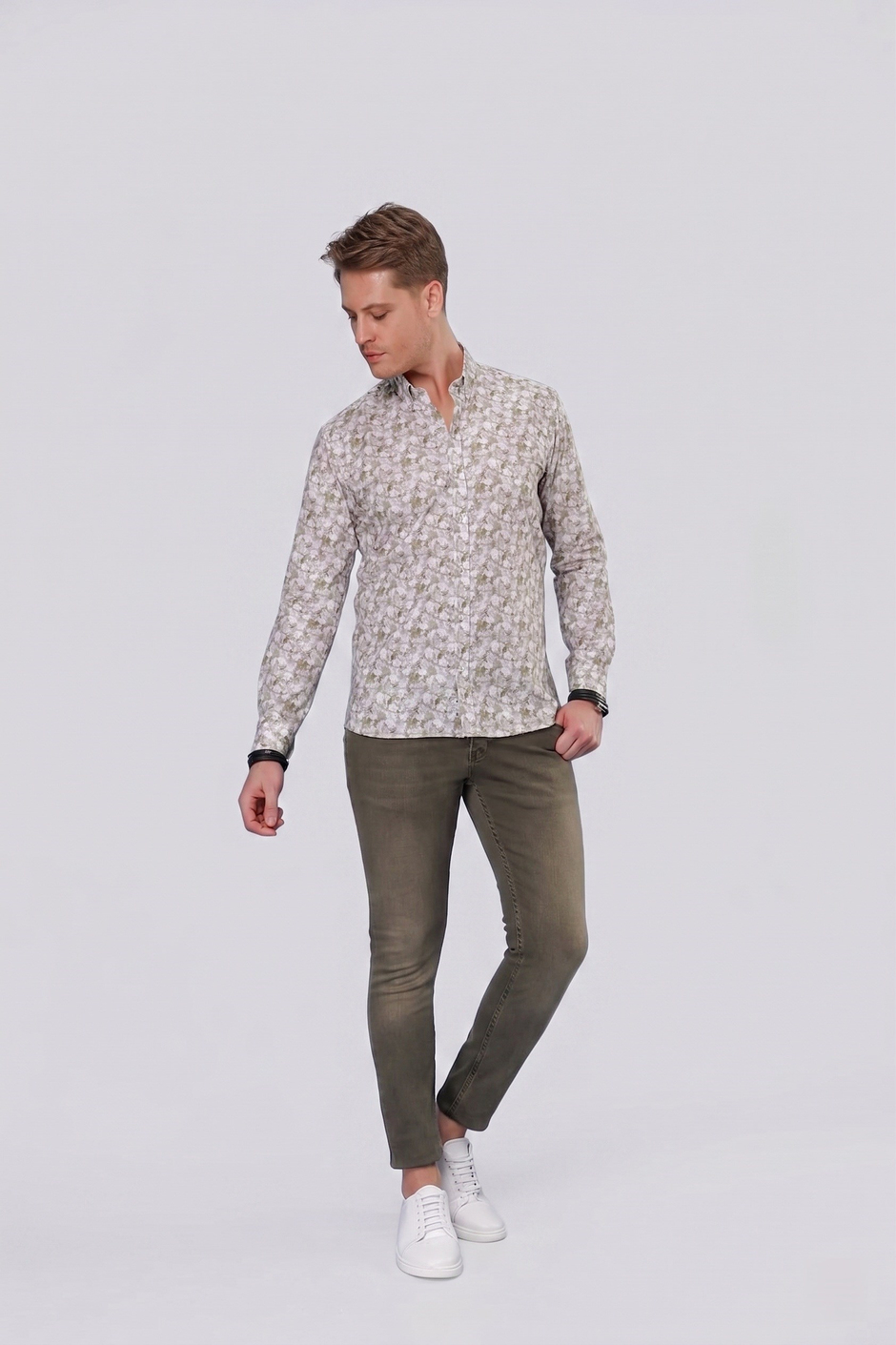 Slim Fit %100 Pamuk Çiçek Desenli Düğmeli Yaka Haki Gömlek G 1542