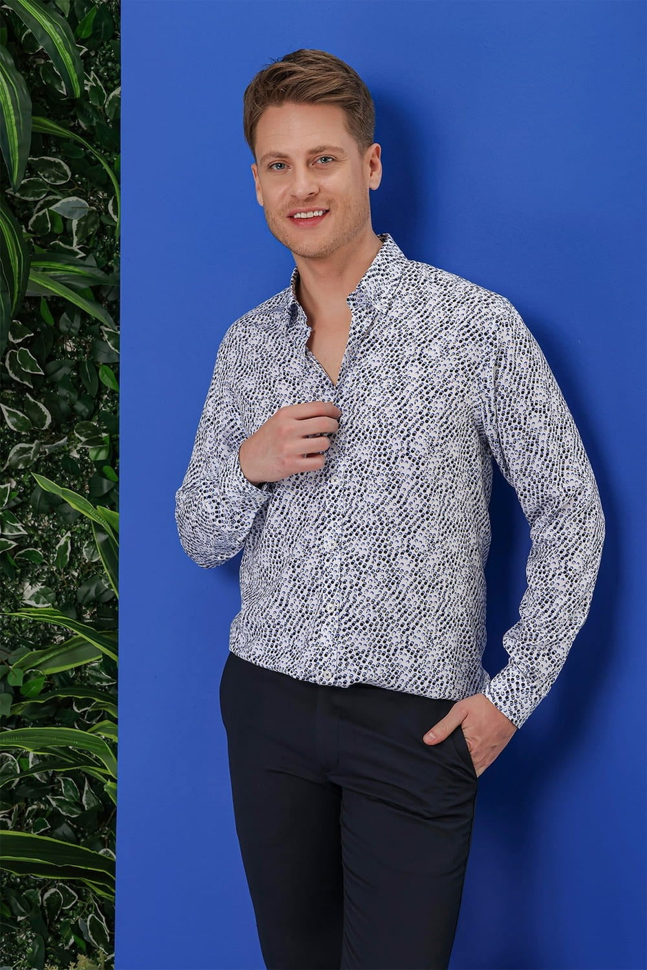 Slim Fit %100 Pamuk Damla Desenli Yaka Düğmeli Beyaz Gömlek G 1539