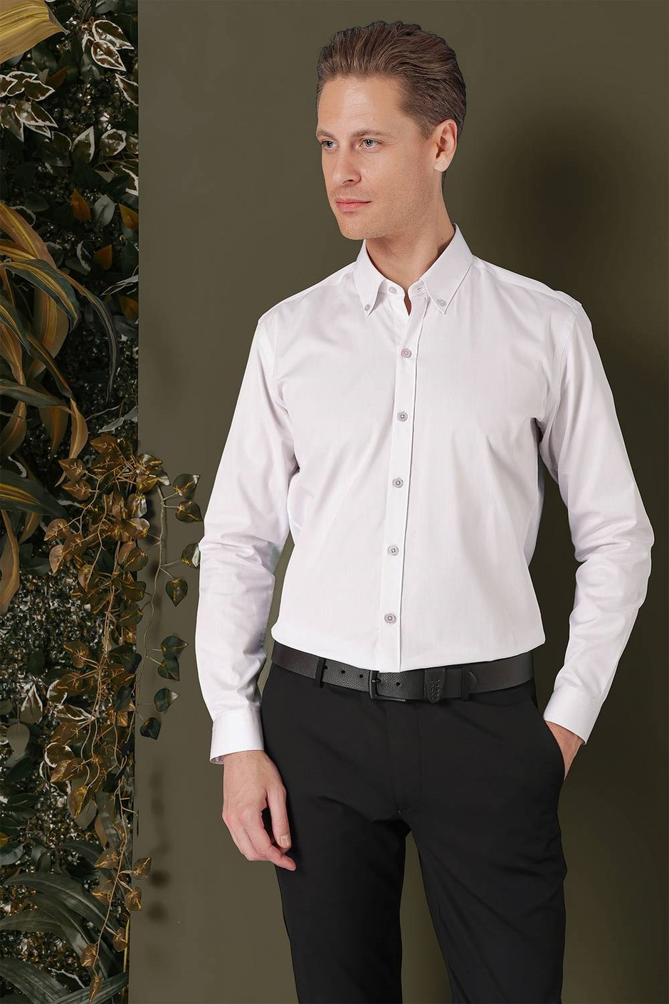 Slim Fit %100 Pamuk Düğme Yakalı Taş/Kırık Beyaz Gömlek GK 711