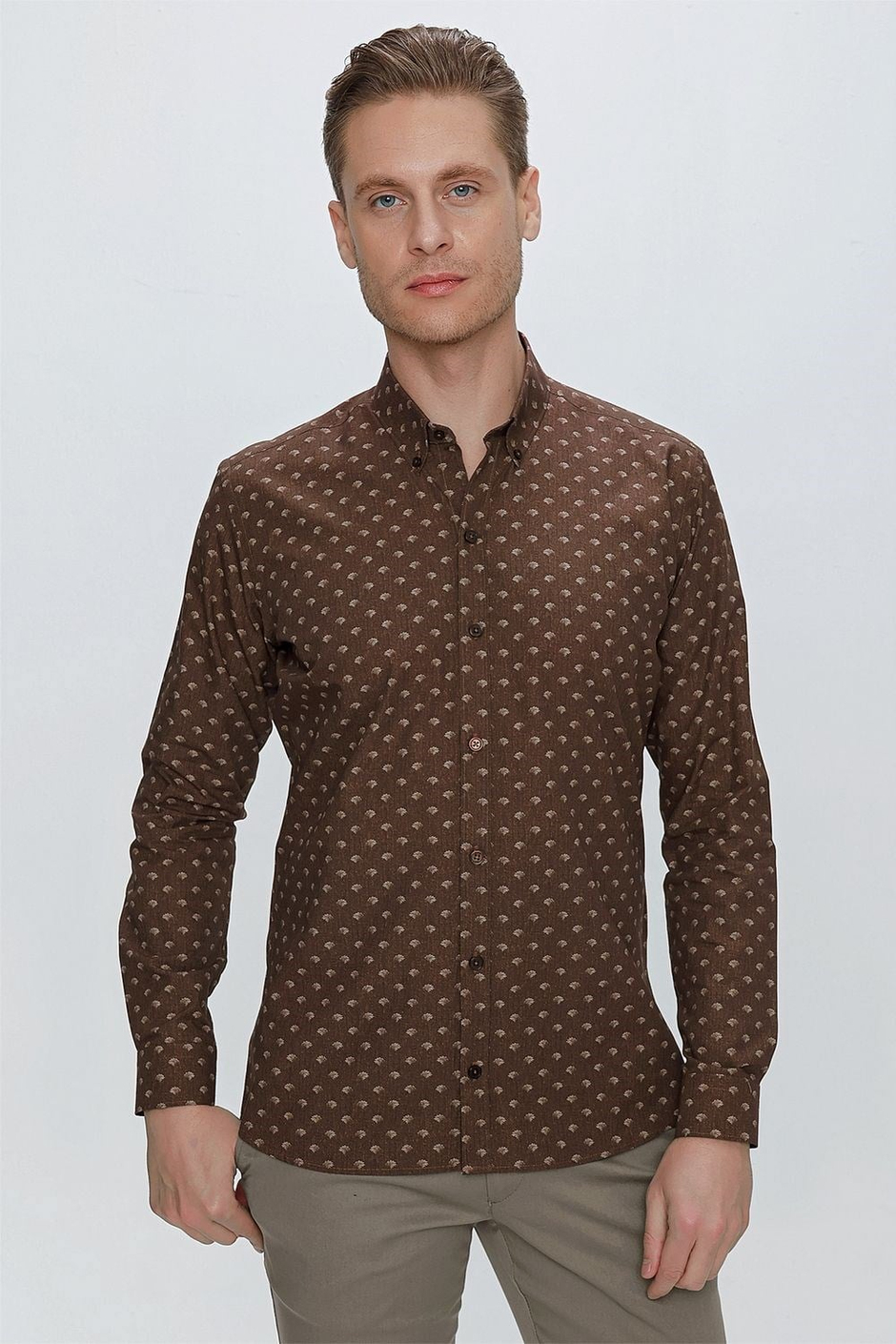 Slim Fit %100 Pamuk Düğmeli Yaka Desenli Kahverengi Gömlek G 1518