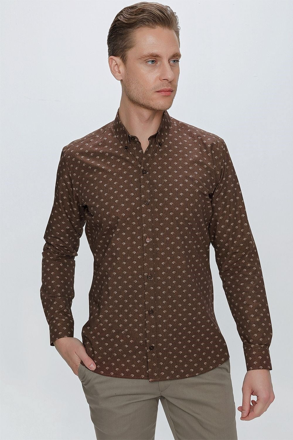 Slim Fit %100 Pamuk Düğmeli Yaka Desenli Kahverengi Gömlek G 1518