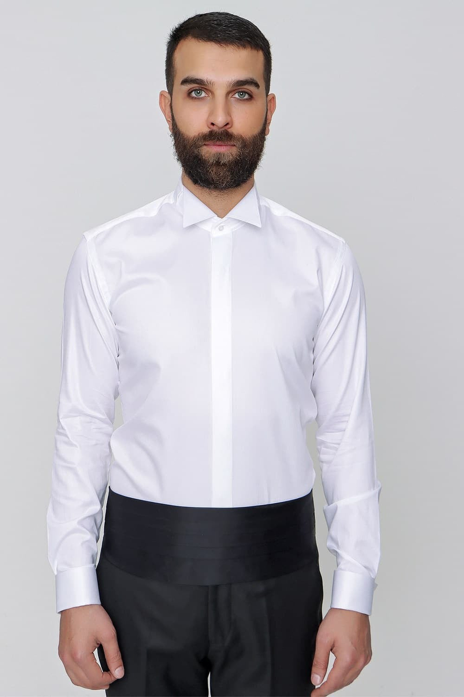 Slim Fit %100 Pamuk Gizli Düğmeli Ata Yaka Beyaz Gömlek GK 640