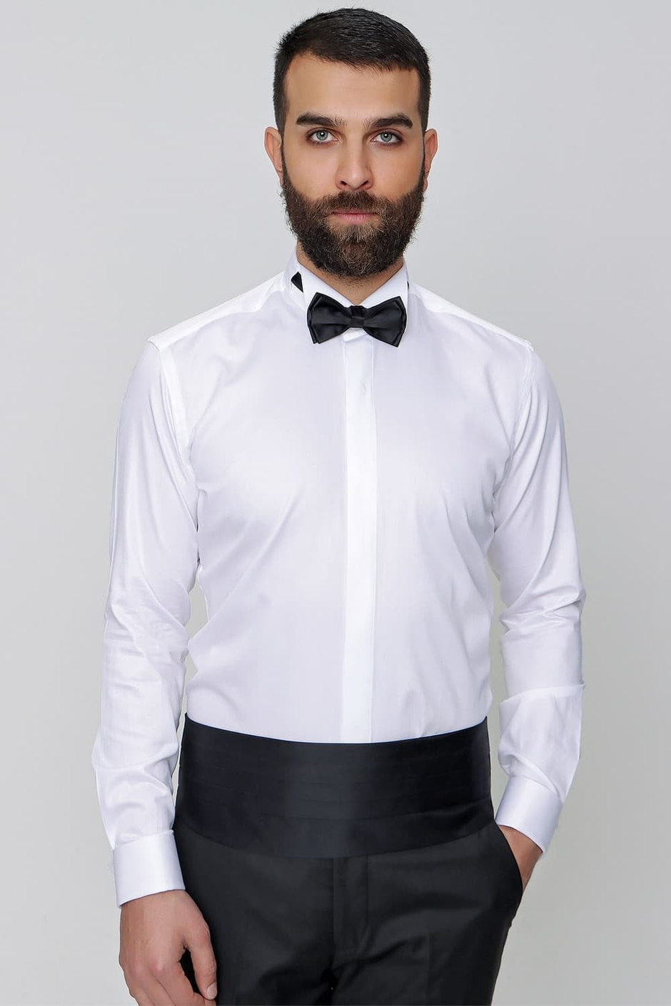 Slim Fit %100 Pamuk Gizli Düğmeli Ata Yaka Beyaz Gömlek GK 640