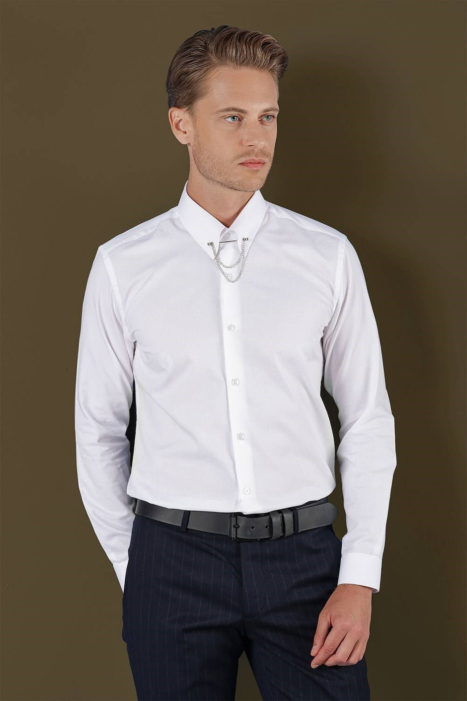 Slim Fit %100 Pamuk Pitikare Dokulu Kravat Yaka Beyaz Gömlek GK 702