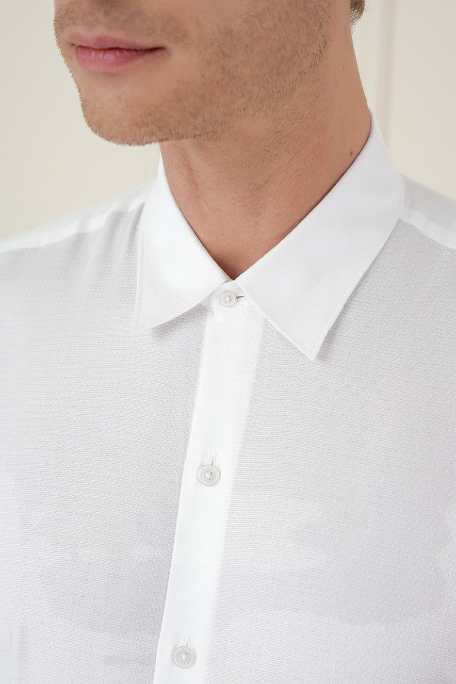 Slim Fit %100 Pamuk Uzun Kol Dokulu Beyaz Gömlek  Gk 749