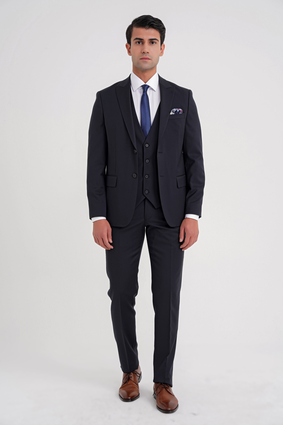 Slim Fit %97 Yün İtalyan Cerruti Kumaş Sivri Yaka Lacivert Yelekli Takım Elbise TK 926