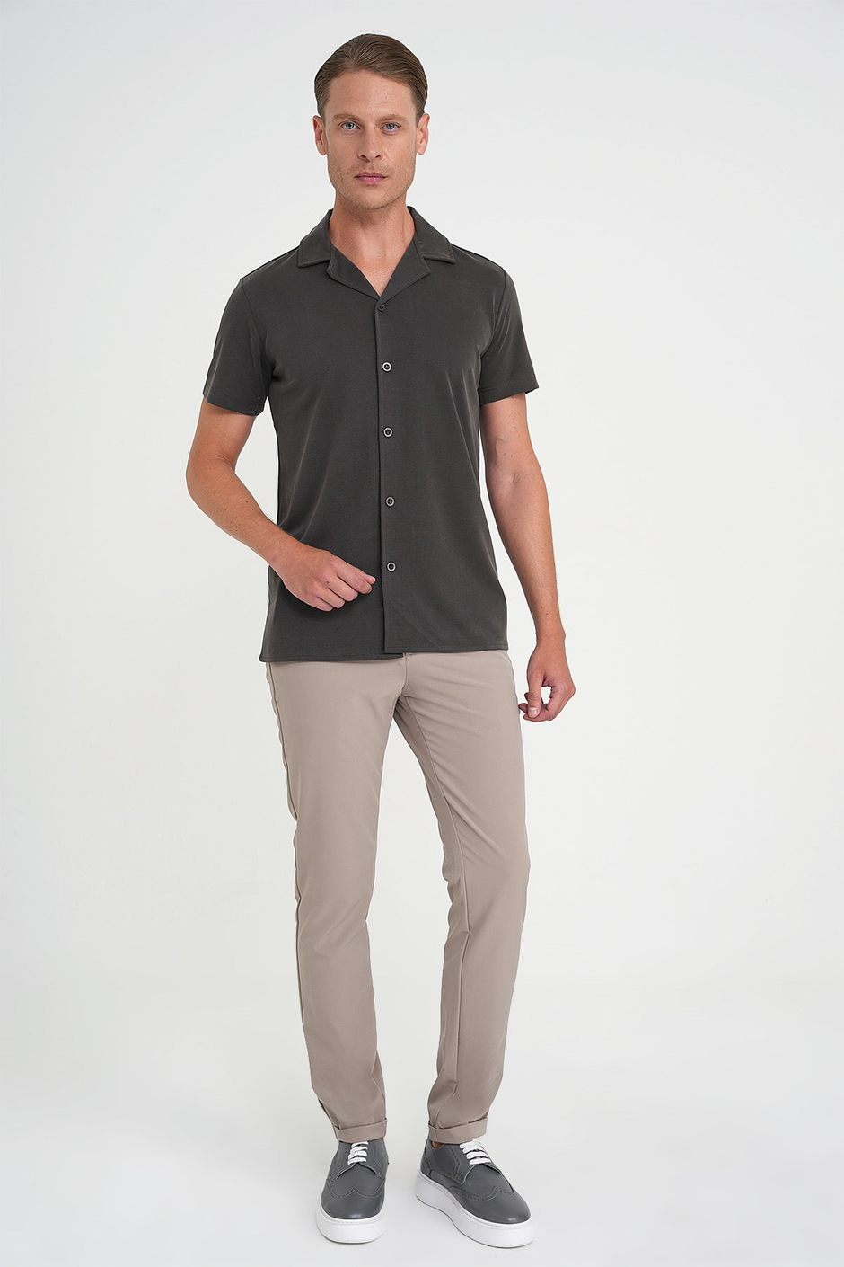 Slim Fit Apaş Yaka Modal Karışımlı Kısa Kollu Kahverengi Gömlek G 1590