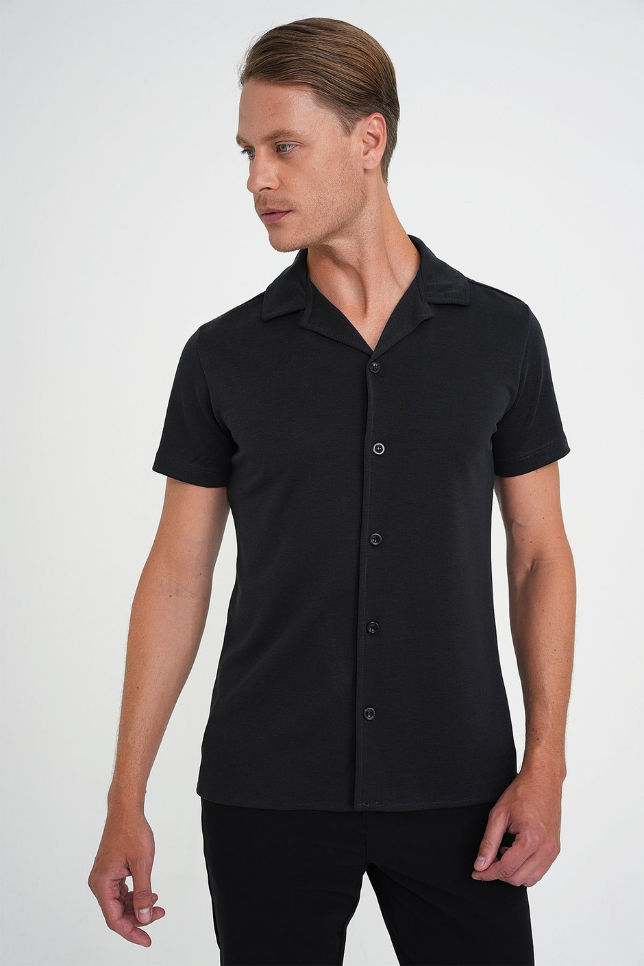 Slim Fit Apaş Yaka Modal Karışımlı Kısa Kollu Siyah Gömlek G 1590