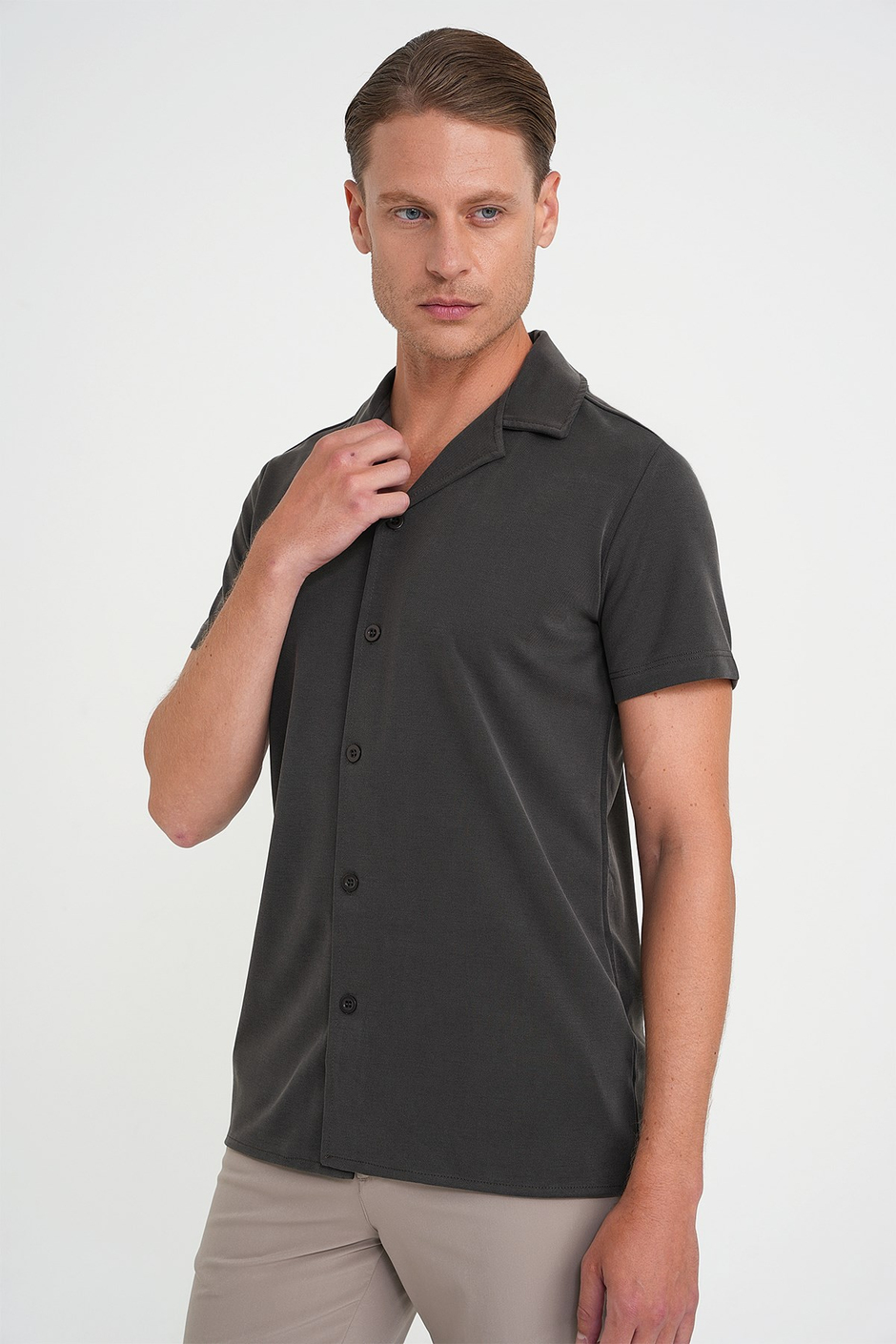 Slim Fit Apaş Yaka Modal Karışımlı Kısa Kollu Kahverengi Gömlek G 1590