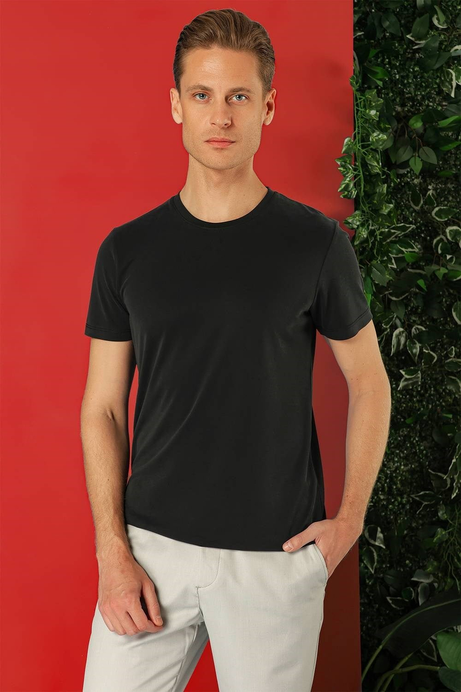 Slim Fit Bisiklet Yaka %100 Pamuk Siyah Tişört Ts 878