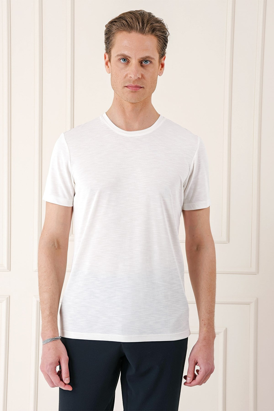 Slim Fit Bisiklet Yaka Doku Desenli Pamuklu Ekru Tişört Ts 881