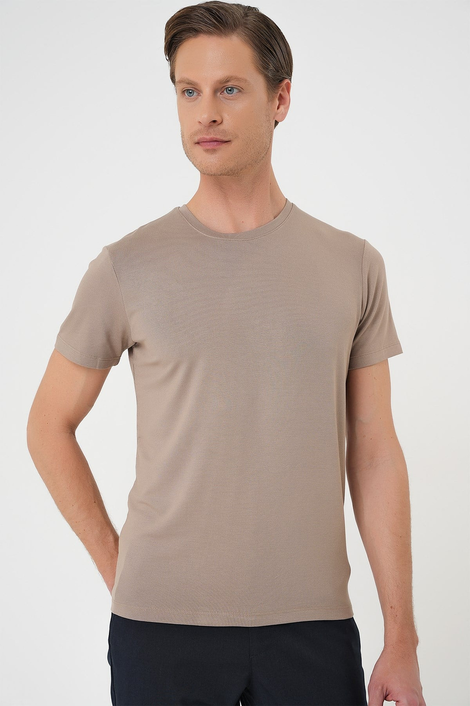 Slim Fit Bisiklet Yaka Esnek Pamuklu Düz Vizon Tişört TS 823