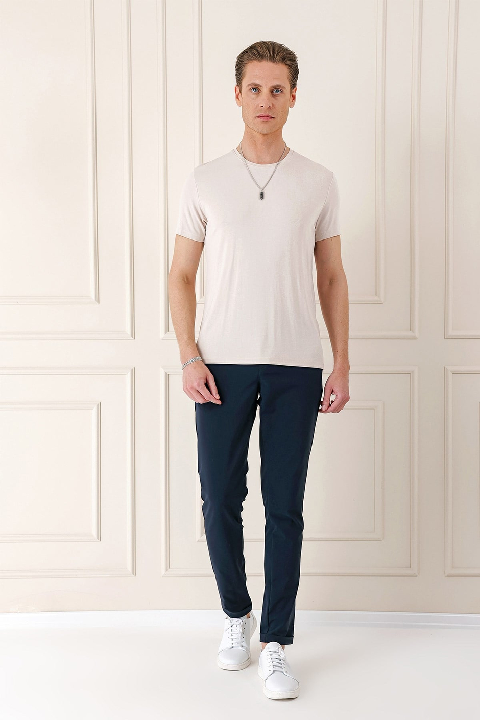 Slim Fit Bisiklet Yaka Esnek Pamuklu Düz Açık Bej Tişört TS 823