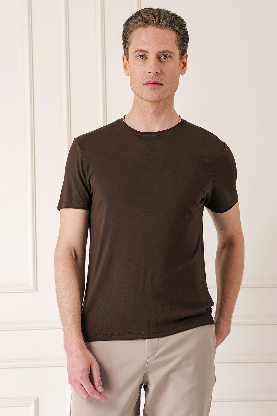 Slim Fit Bisiklet Yaka Esnek Pamuklu Düz Kahverengi Tişört TS 823