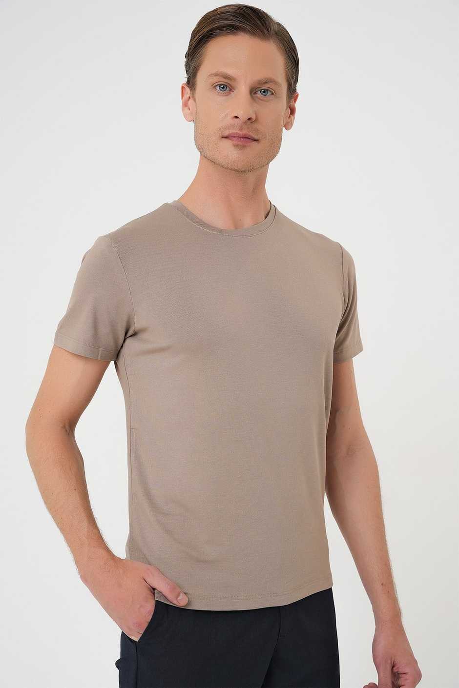 Slim Fit Bisiklet Yaka Esnek Pamuklu Düz Vizon Tişört TS 823