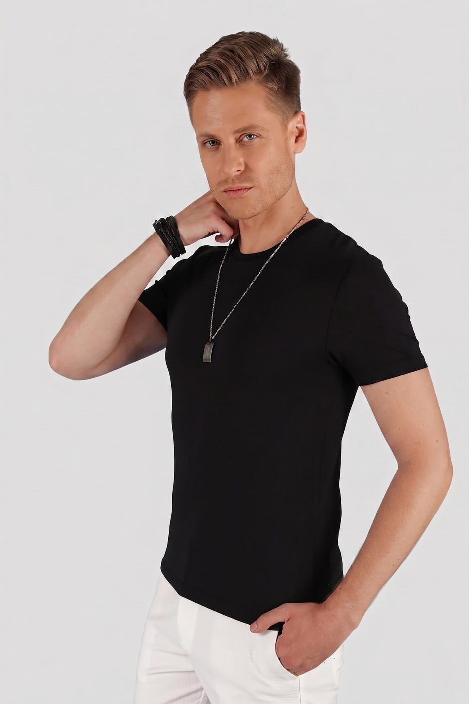 Slim Fit Bisiklet Yaka Esnek Pamuklu Düz Siyah Tişört TS 823