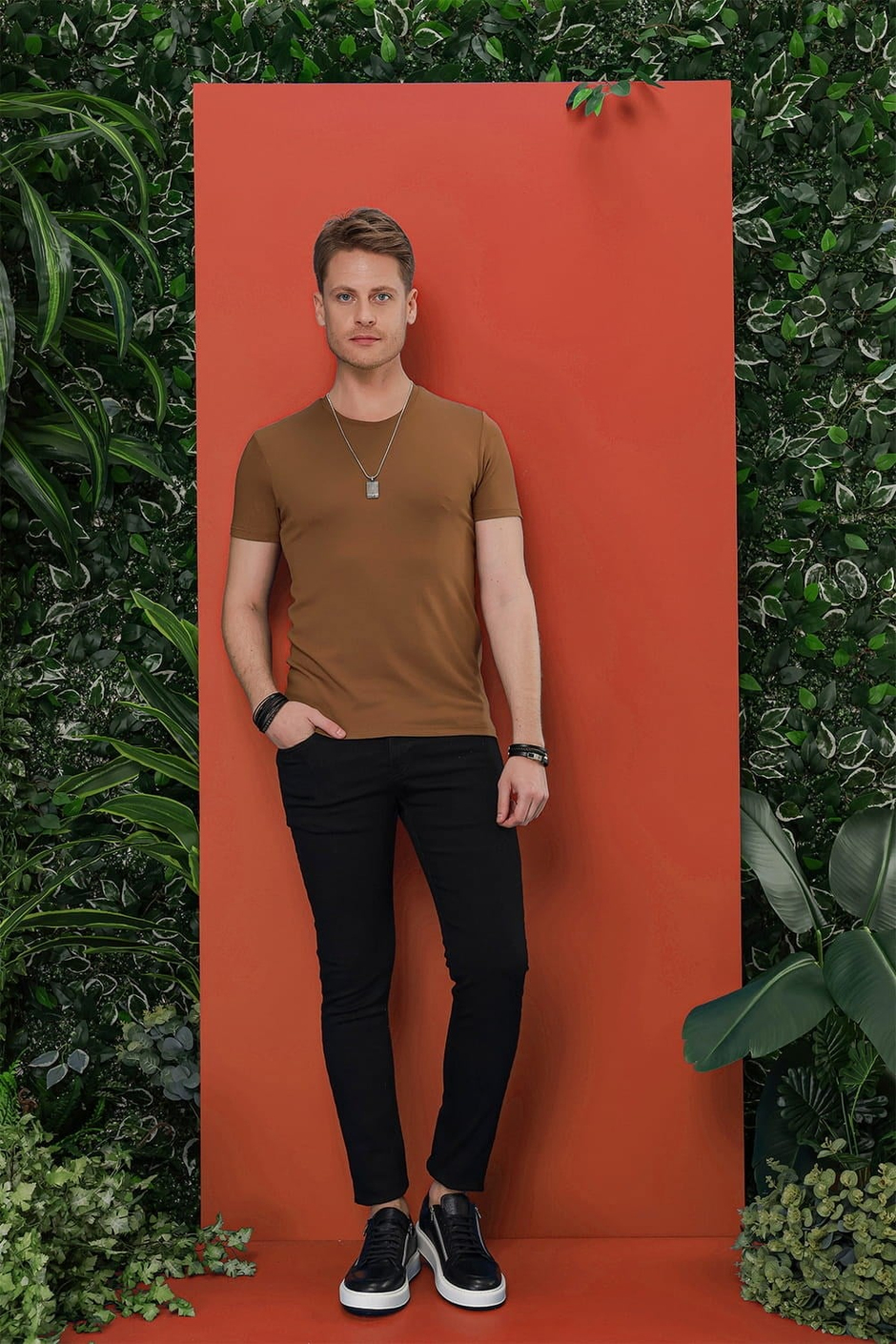 Slim Fit Bisiklet Yaka Esnek Pamuklu Düz Tarçın Tişört TS 823