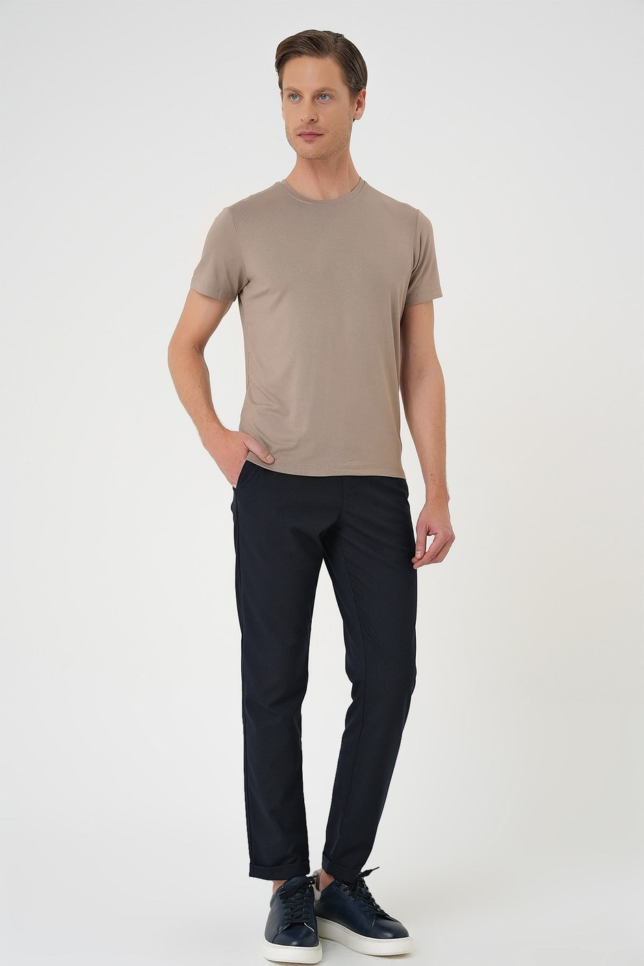 Slim Fit Bisiklet Yaka Esnek Pamuklu Düz Vizon Tişört TS 823