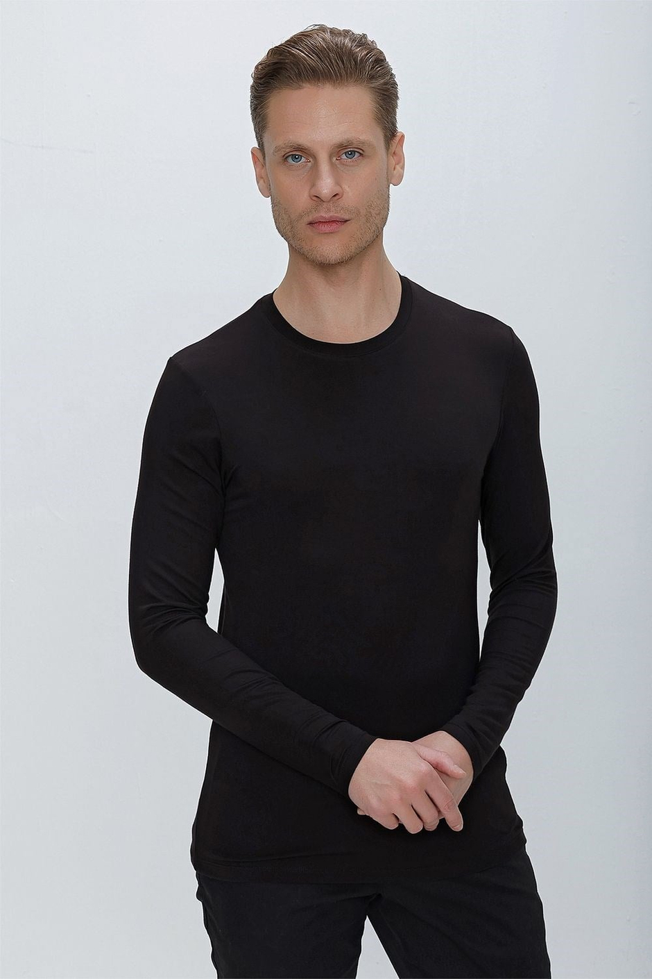 Slim Fit Bisiklet Yaka Esnek Uzun Kollu Siyah Tişört TS 842