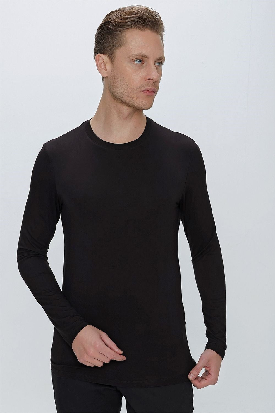 Slim Fit Bisiklet Yaka Esnek Uzun Kollu Siyah Tişört TS 842