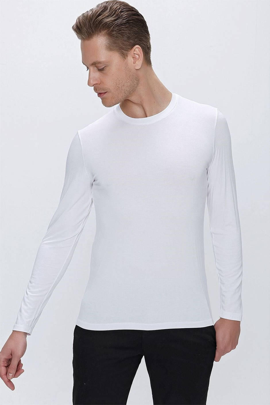 Slim Fit Bisiklet Yaka Esnek Uzun Kollu Beyaz Tişört TS 842