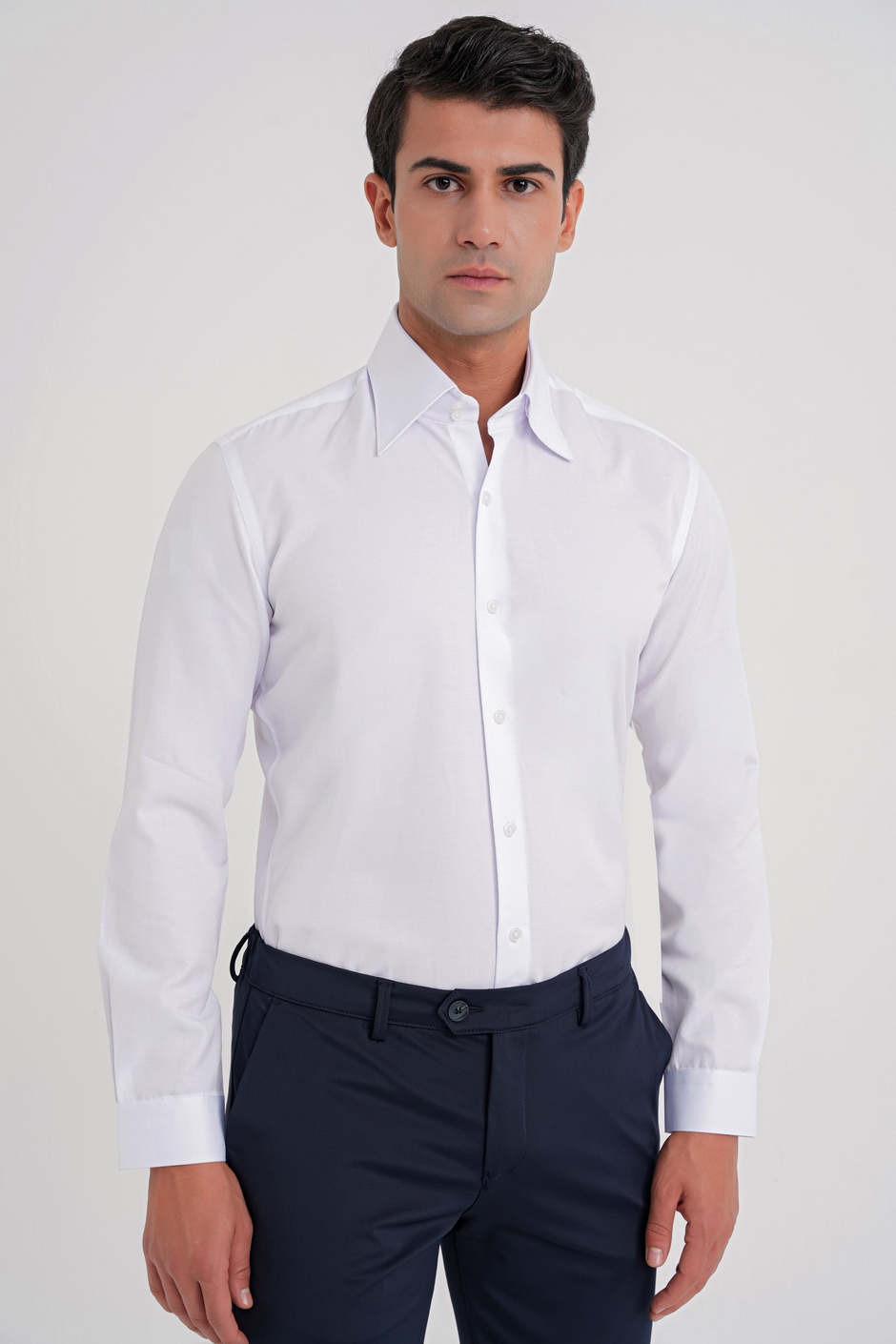 Slim Fit Çift Düğmeli Yüksek Yaka Pamuklu Beyaz Gömlek GK 742