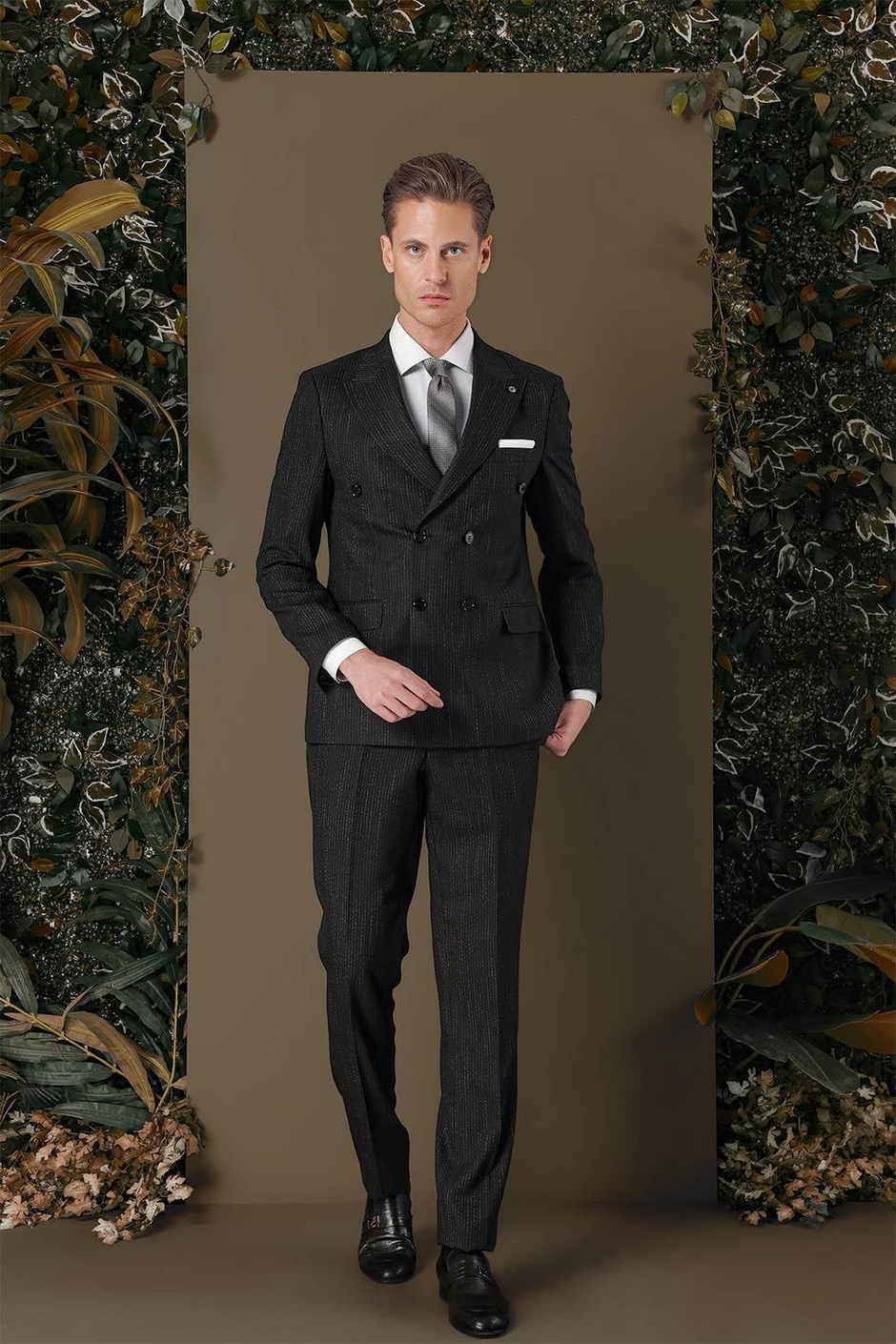 Slim Fit Çift Yırtmaç Çizgili Lacivert Kruvaze Takım Elbise TK 884