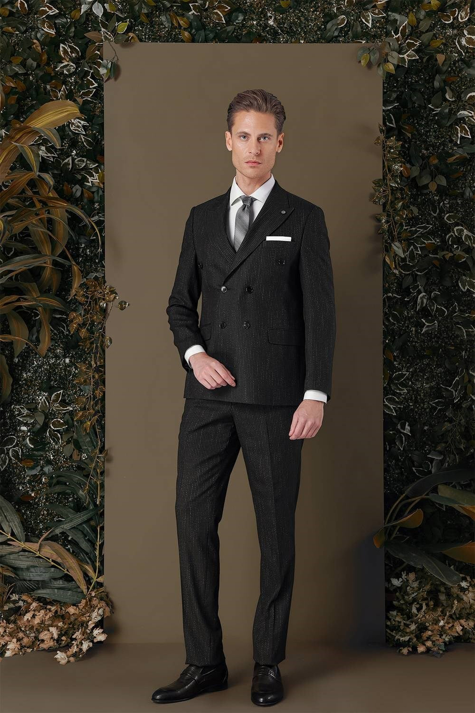 Slim Fit Çift Yırtmaç Çizgili Lacivert Kruvaze Takım Elbise TK 884