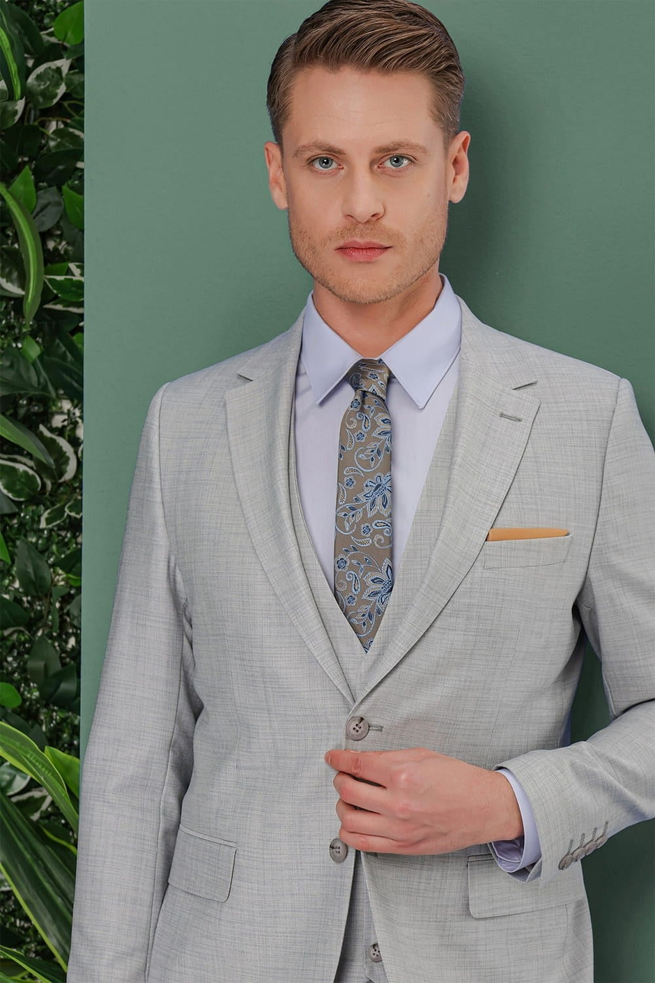 Slim Fit Çift Yırtmaç Düz Açık Gri Yelekli Takım Elbise TK 872